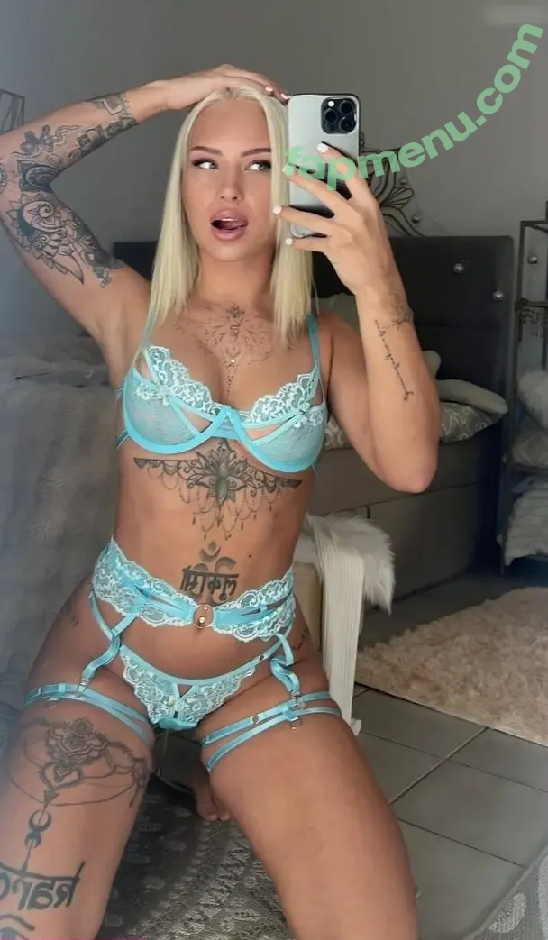 carlitaxshelley nude photo #0004 (carlitaxshelley)