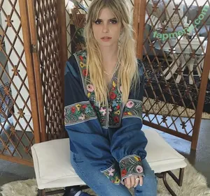 Carlson Young / carlsonyoung nude photo #0020