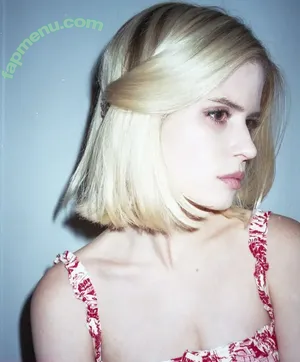 Carlson Young / carlsonyoung nude photo #0043