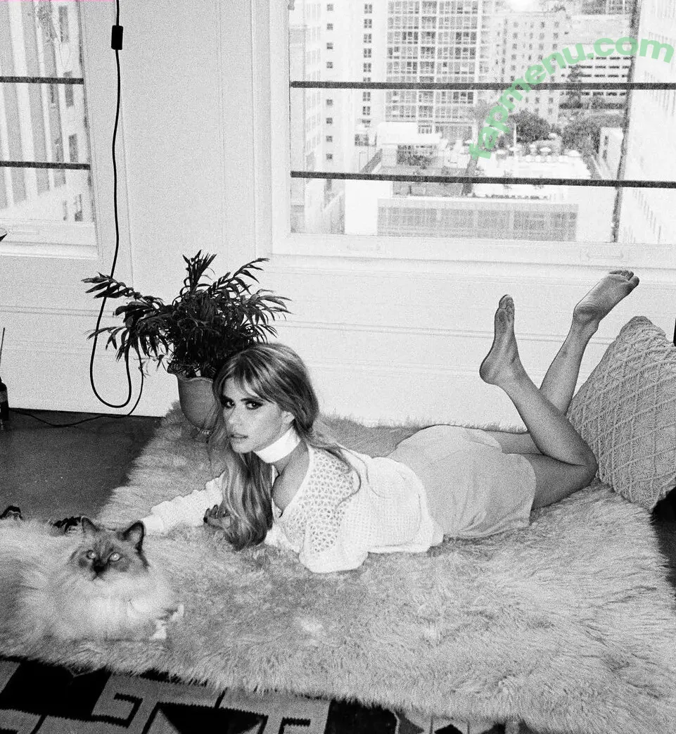 Carlson Young nude photo #0017 (carlsonyoung)