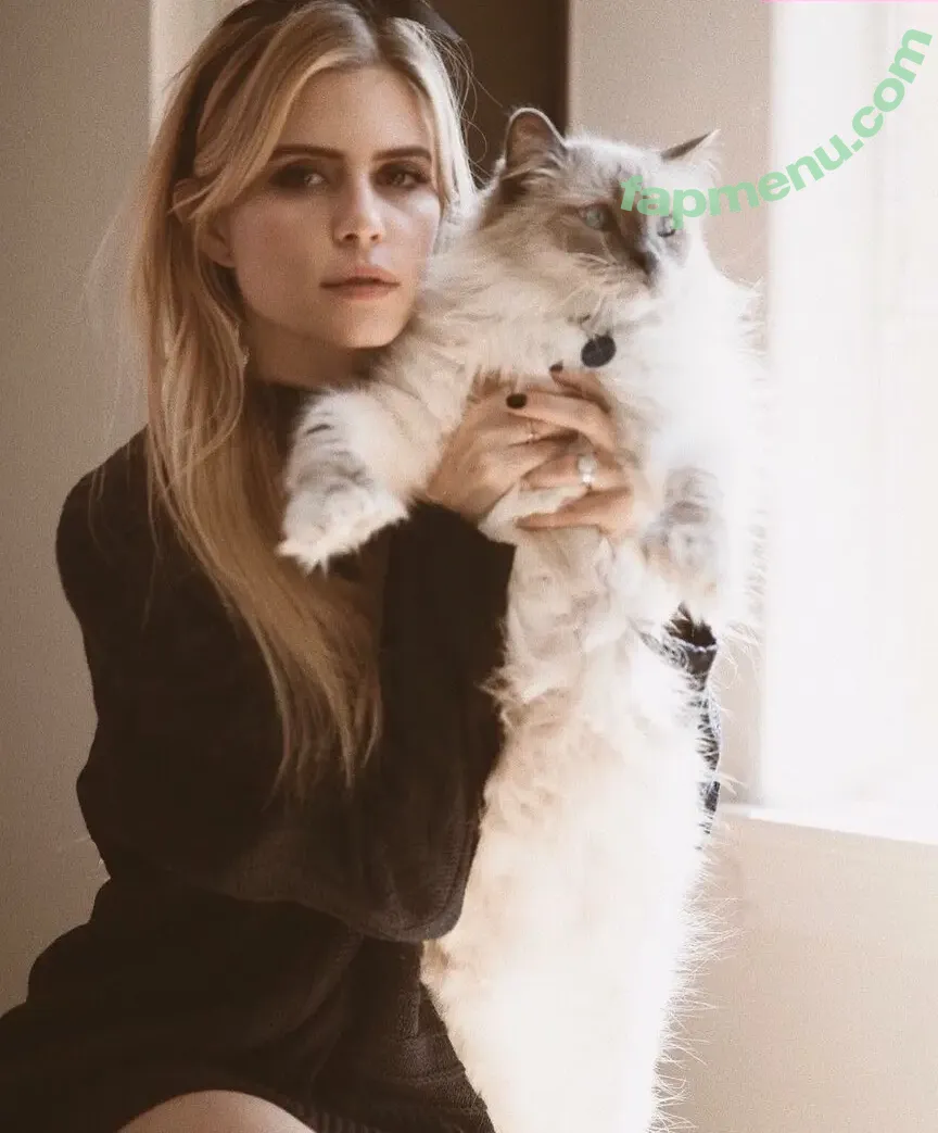 Carlson Young nude photo #0028 (carlsonyoung)
