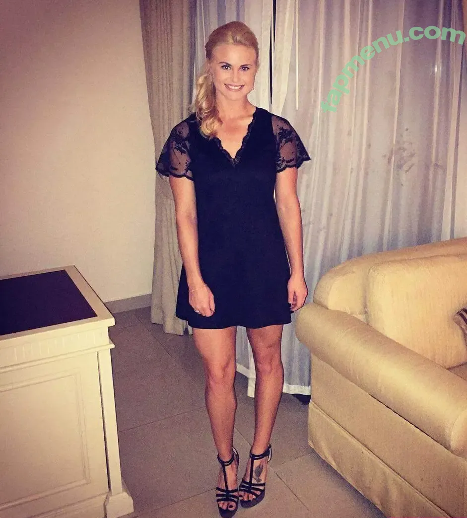 Carly Booth nude photo #0007 (Carly Booth)