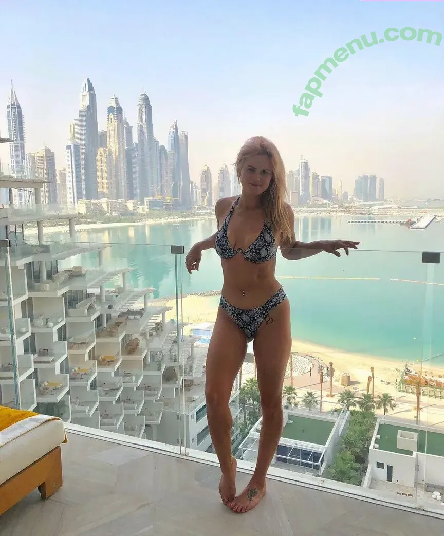Carly Booth nude photo #0013 (Carly Booth)