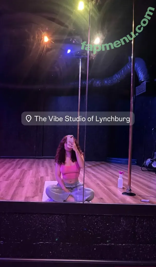 Carly Mariss nude photo #0027 (Carlybarlyy / Carlymariss)