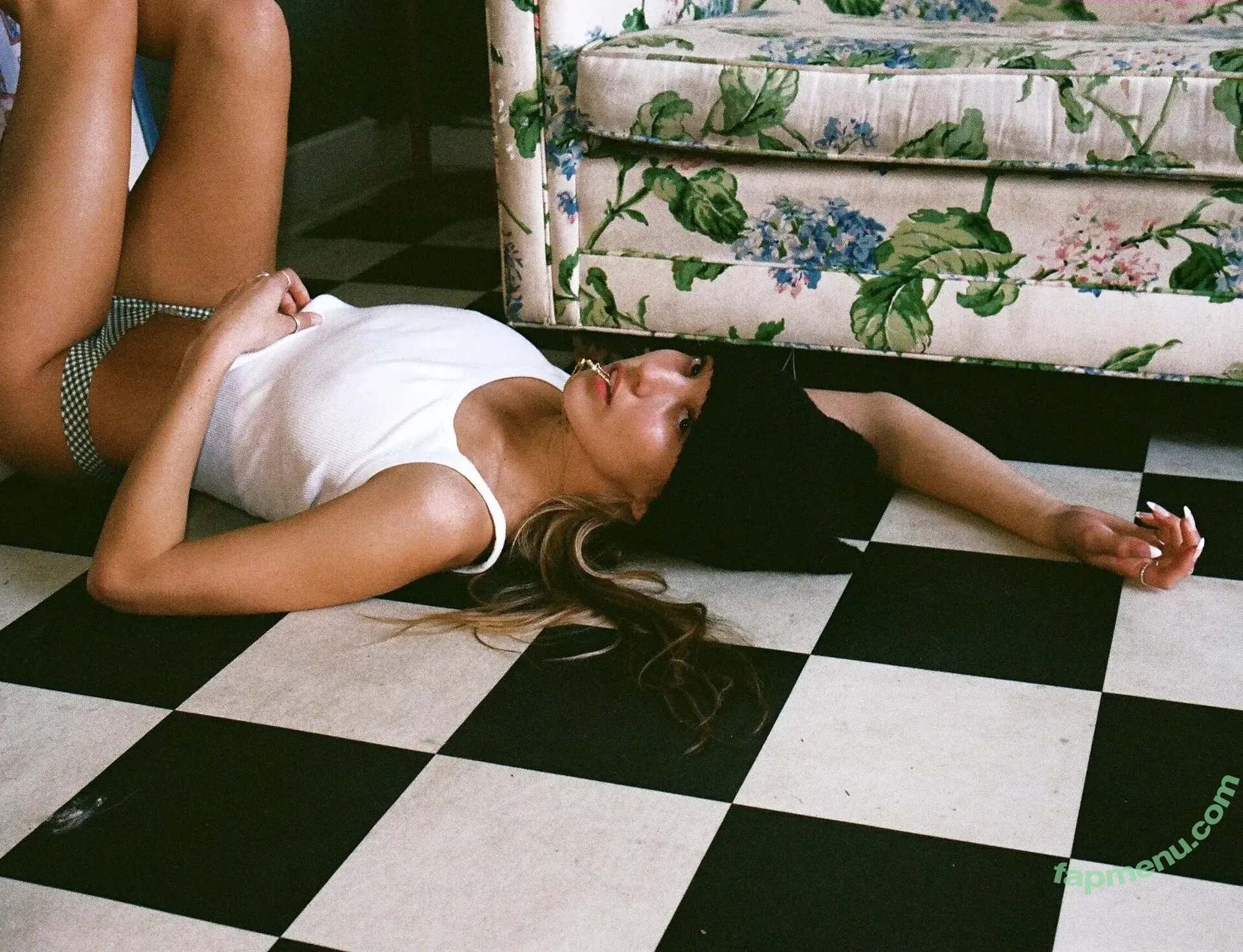 Carly Pfleger nude photo #0064 (azucar.ly / azucarly)