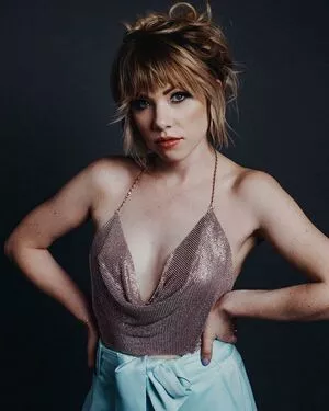 Carly Rae Jepsen / carlyraejepsen nude photo #0015