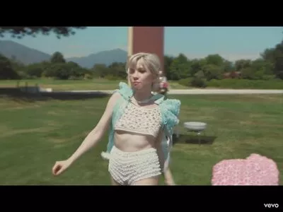 Carly Rae Jepsen / carlyraejepsen nude photo #0027