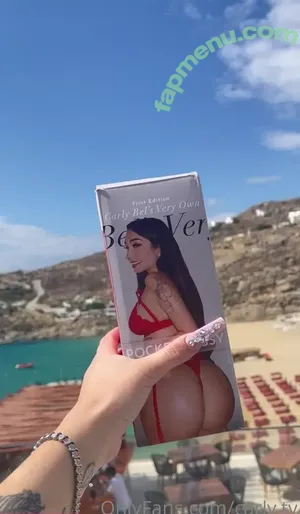 carly.tv / carlyhenderson_ nude photo #0004