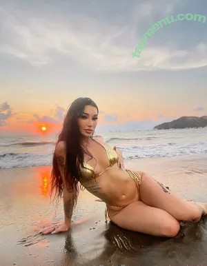 carly.tv / carlyhenderson_ nude photo #0017