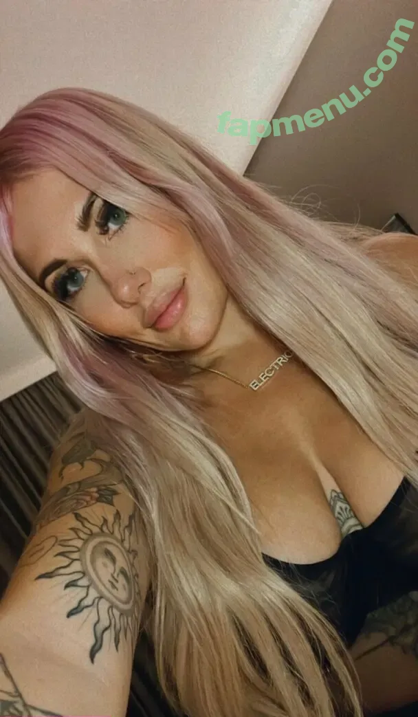 carlyelectricfree nude photo #0031 (carlyelectric)