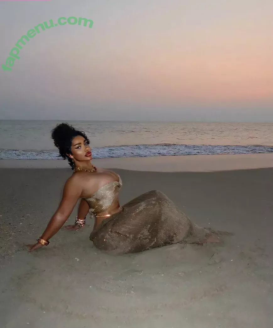 Carmela Habibi nude photo #0040 (carmelahabibi / carmellaxo / littlemisslibrarian)