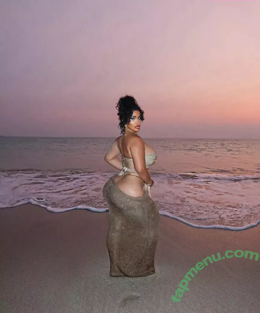 Carmela Habibi nude photo #0043 (carmelahabibi / carmellaxo / littlemisslibrarian)