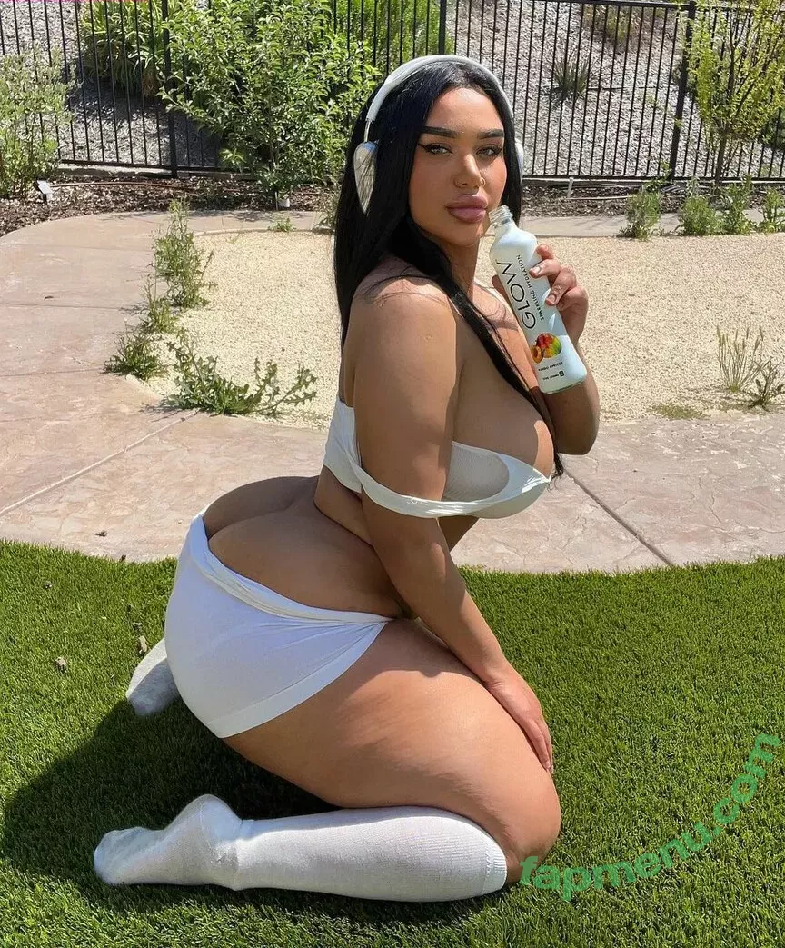 Carmela Habibi nude photo #0059 (carmelahabibi / carmellaxo / littlemisslibrarian)