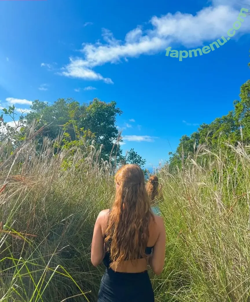 Carmela nude photo #0079 (carmelaclutchfree / carmmiee / carmmieecat)