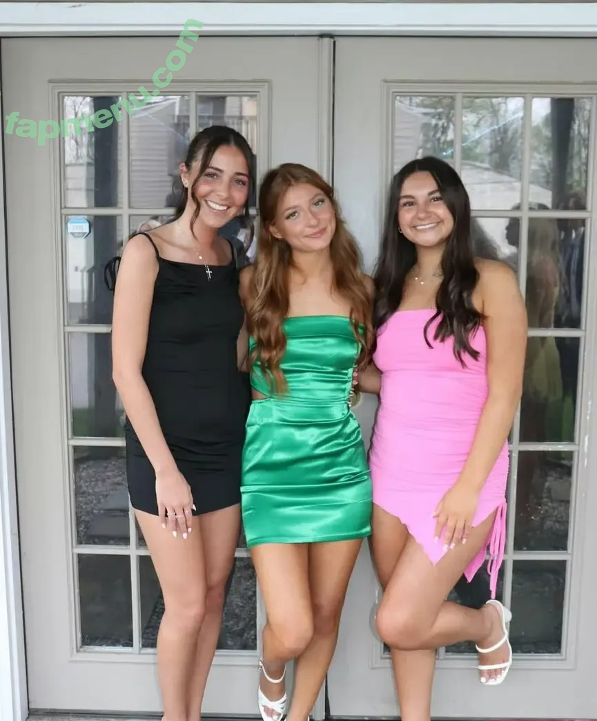 Carmela nude photo #0086 (carmelaclutchfree / carmmiee / carmmieecat)