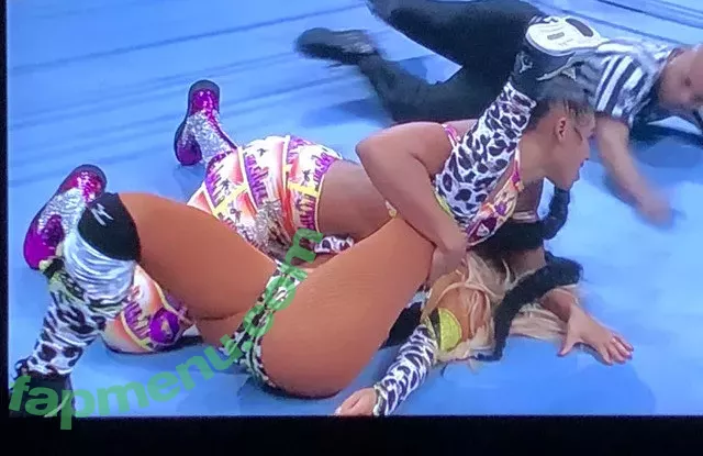 Carmella nude photo #0039 (Lucy Morey / carmellawwe / godesscarmellax / sexycarmella)