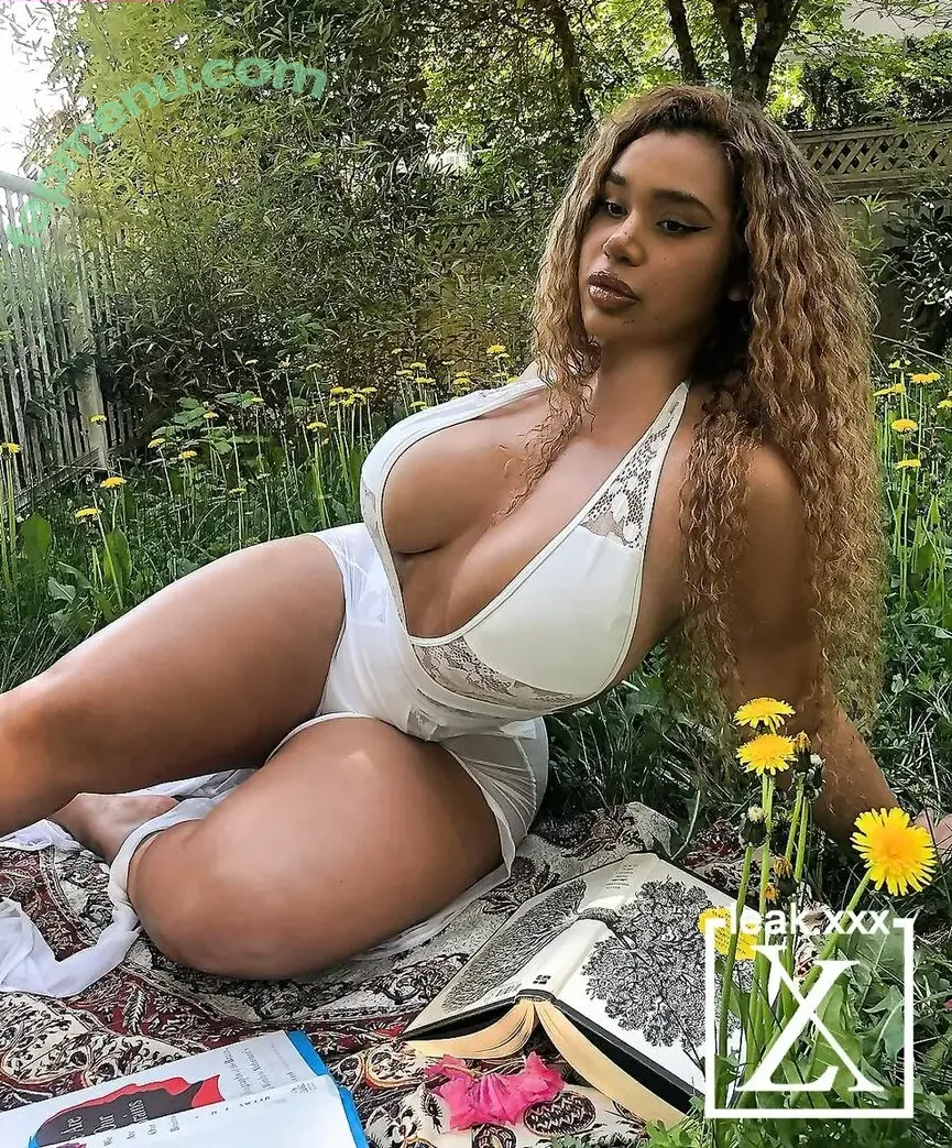 Carmellaxo nude photo #0021 (carmelaxo)