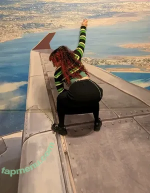 Carmilla Roux / camillerouxart / carmillaroux nude photo #0080