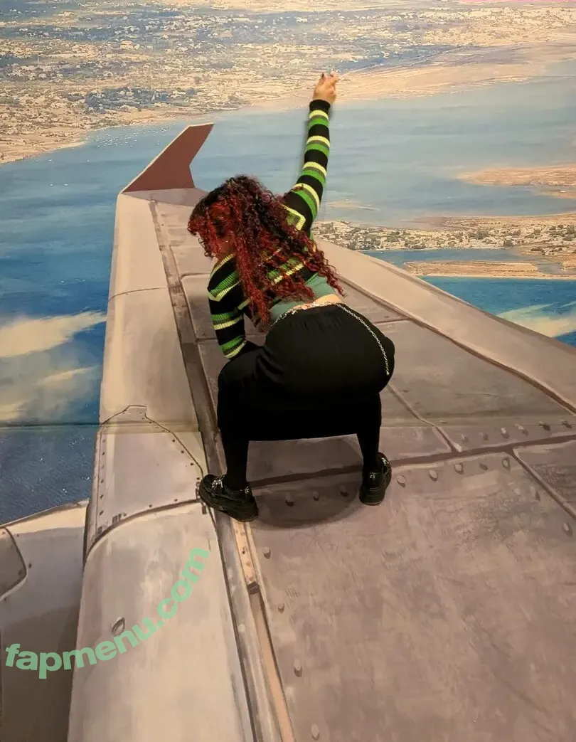 Carmilla Roux nude photo #0080 (camillerouxart / carmillaroux)