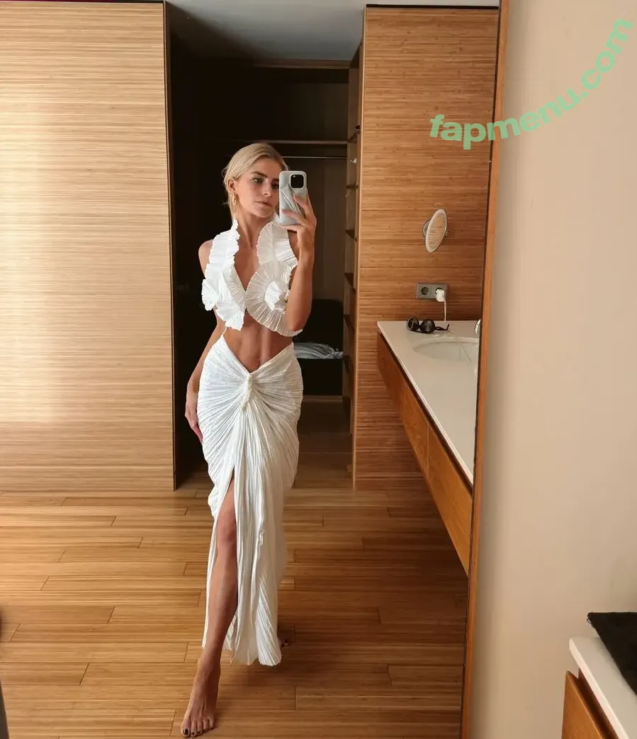 Caro Daur nude photo #0525 (carodaur)