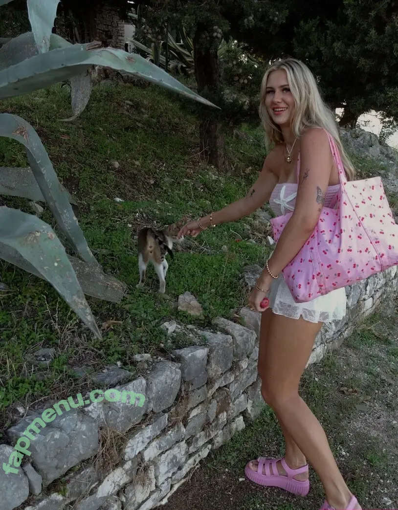 Caro Konrad nude photo #0047 (caro_knrd)