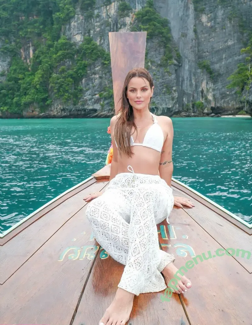 Carol Dias nude photo #0210 (Ex-Panicat / caroldias / realcaroldias)