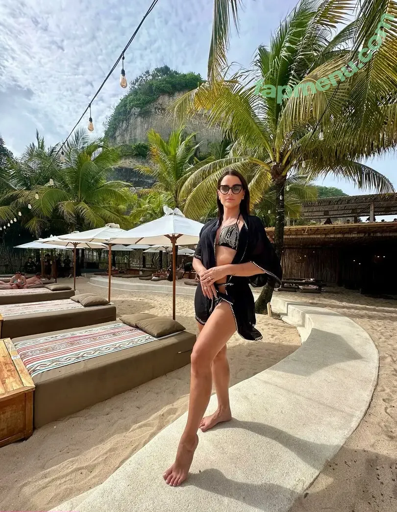 Carol Dias nude photo #0216 (Ex-Panicat / caroldias / realcaroldias)