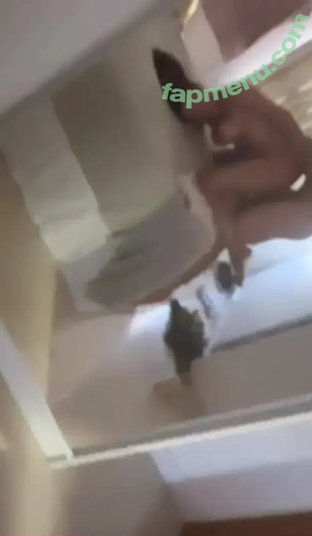 Carol Muniz nude photo #0350 (carolinamunizf / carolmunizbahia)