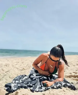 Carol Peixinho / carolpeixinho nude photo #0011