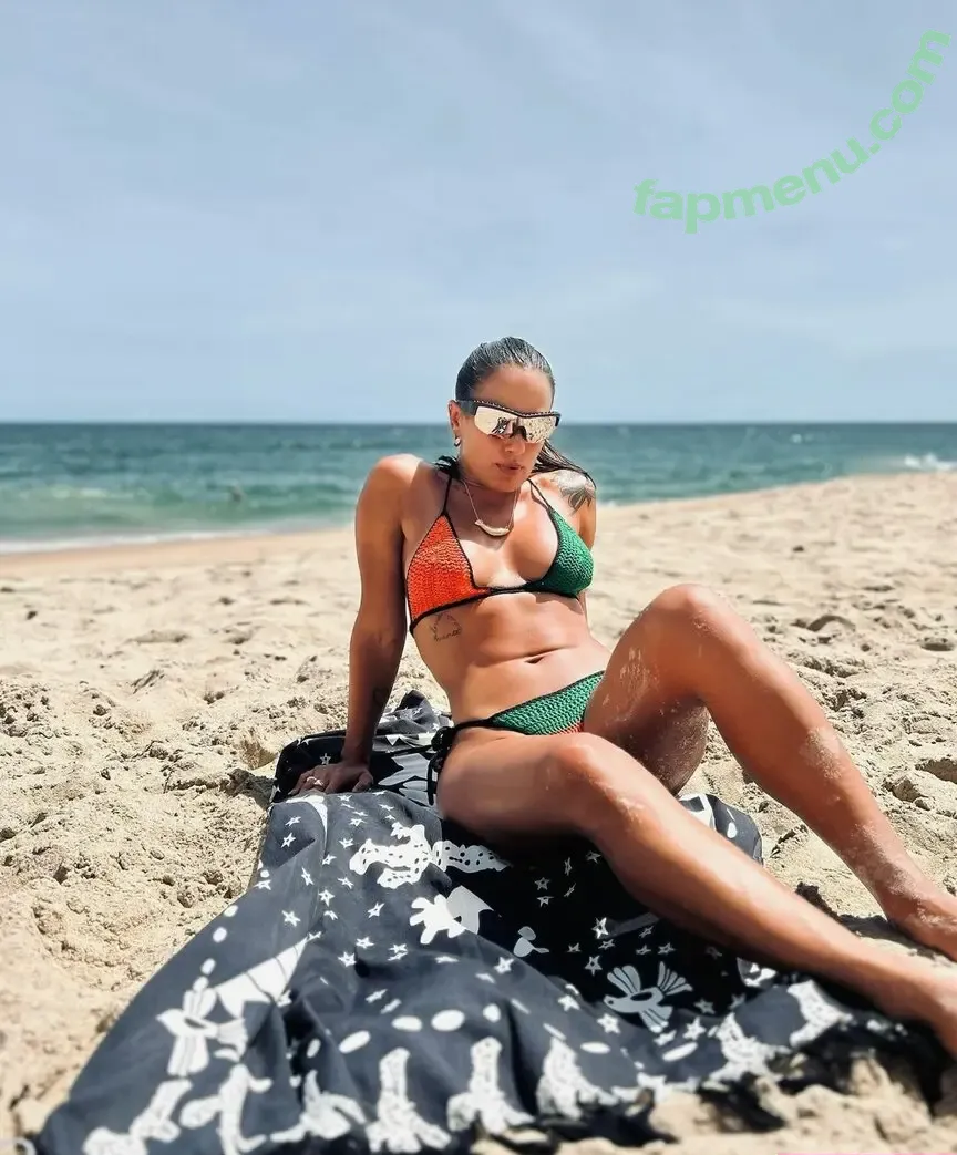 Carol Peixinho nude photo #0014 (carolpeixinho)