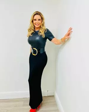 Carol Vorderman / carolvorders nude photo #0311