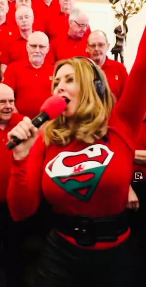 Carol Vorderman / carolvorders nude photo #0801