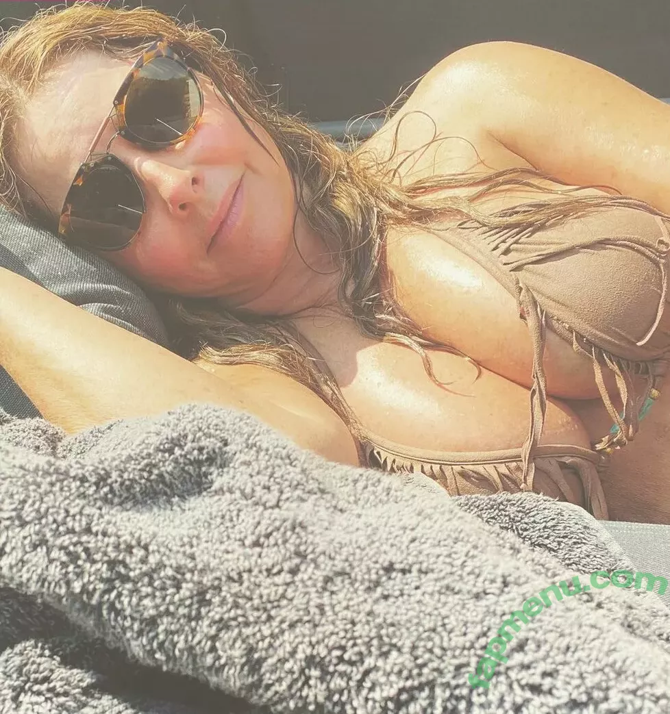 Carol Vorderman nude photo #0502 (carolvorders)