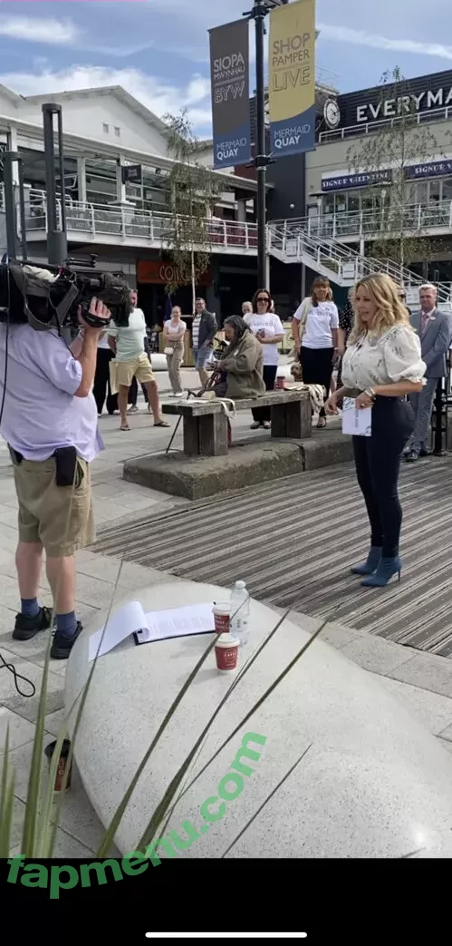 Carol Vorderman nude photo #0779 (carolvorders)