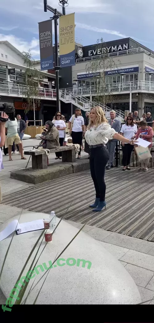 Carol Vorderman nude photo #0788 (carolvorders)