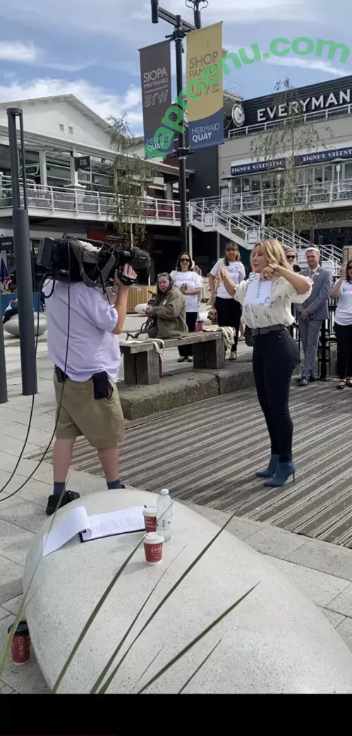 Carol Vorderman nude photo #0794 (carolvorders)