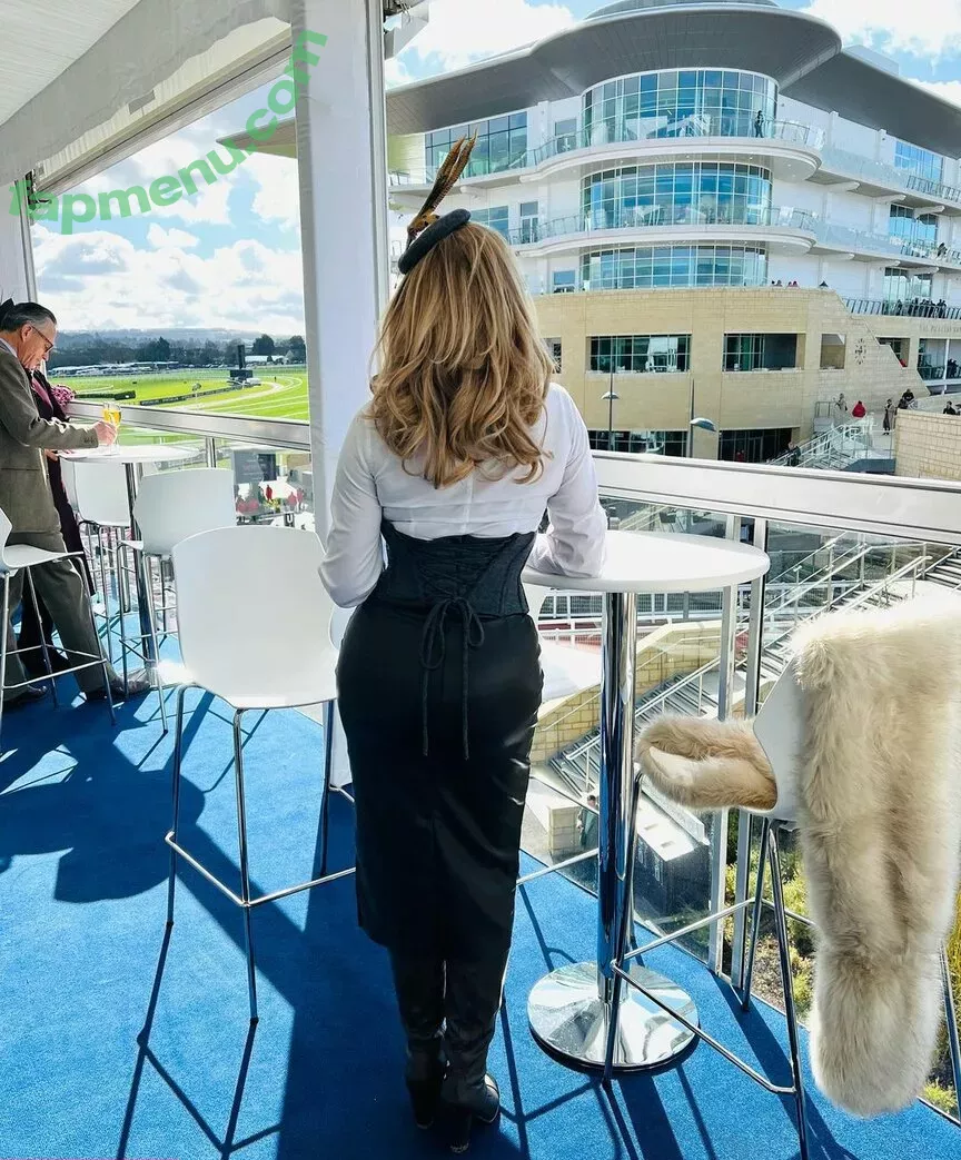 Carol Vorderman nude photo #0860 (carolvorders)