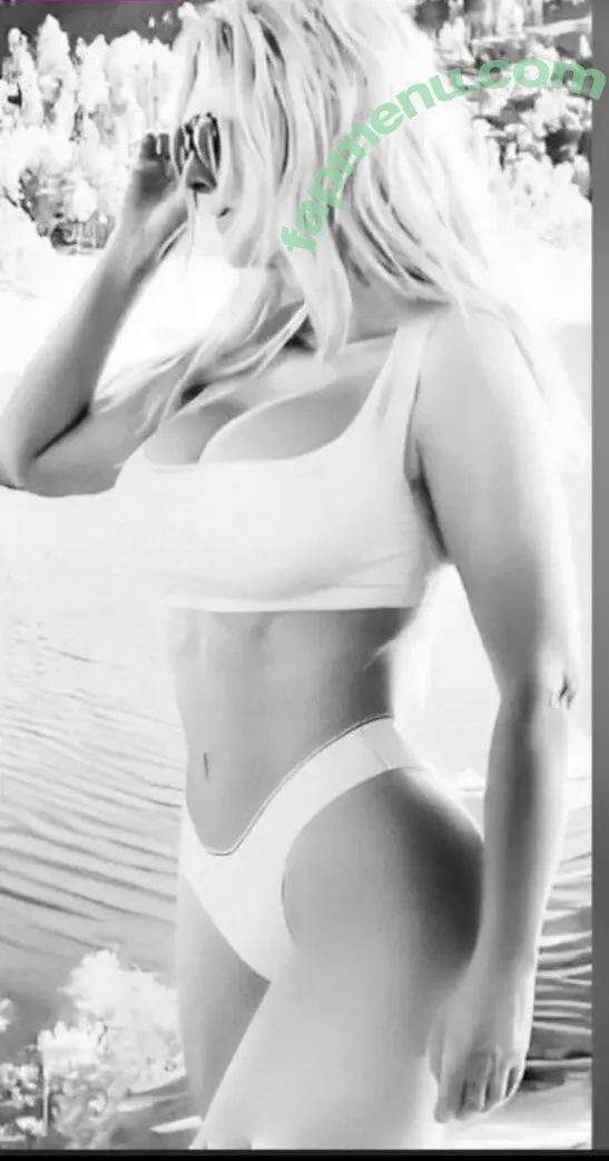 Carol Vorderman nude photo #1733 (carolvorders)