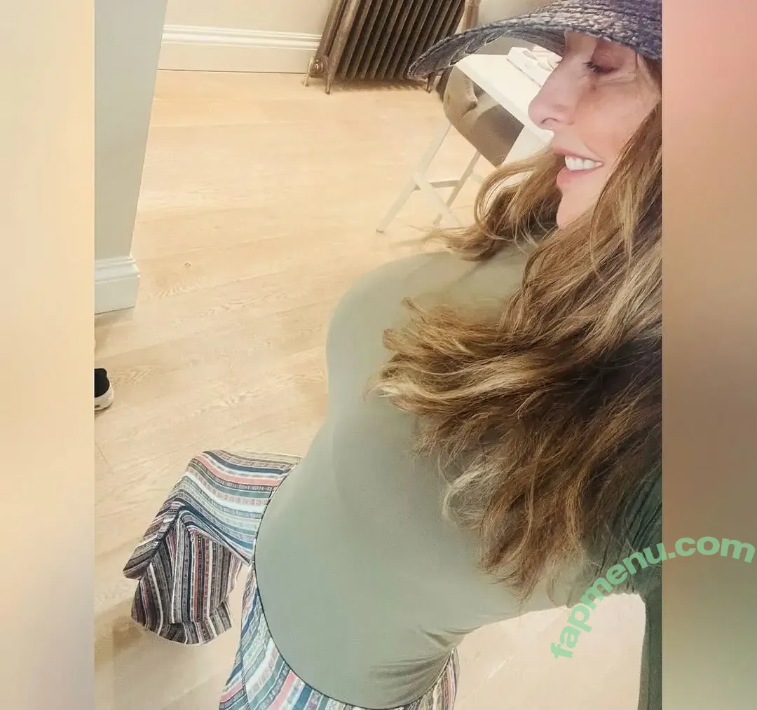 Carol Vorderman nude photo #1792 (carolvorders)
