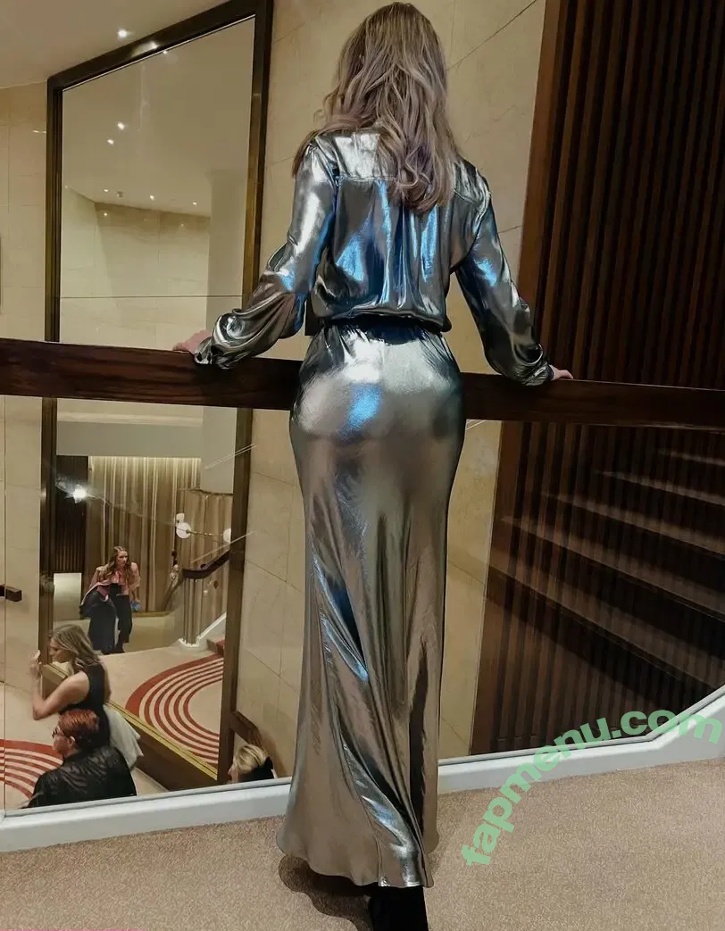 Carol Vorderman nude photo #1855 (carolvorders)