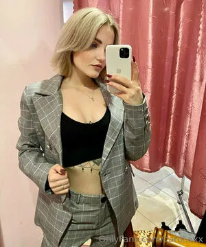 carol.xxx / carollinejane123742 nude photo #0019