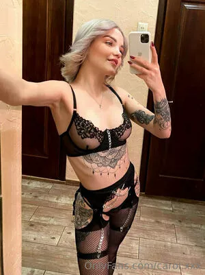 carol.xxx / carollinejane123742 nude photo #0027