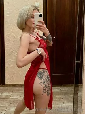 carol.xxx / carollinejane123742 nude photo #0064