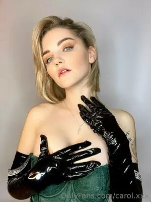 carol.xxx / carollinejane123742 nude photo #0074