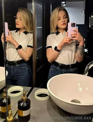 carol.xxx / carollinejane123742 nude photo #0150