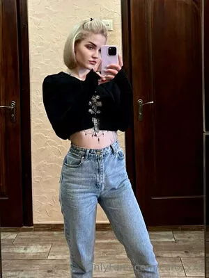 carol.xxx / carollinejane123742 nude photo #0162