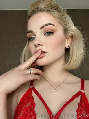 carol.xxx / carollinejane123742 nude photo #0179