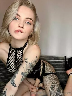 carol.xxx / carollinejane123742 nude photo #0187