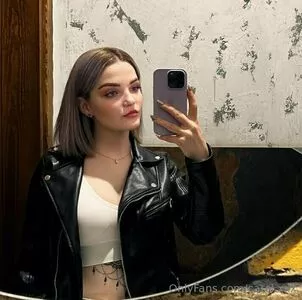 carol.xxx / carollinejane123742 nude photo #0191