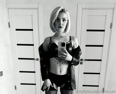 carol.xxx / carollinejane123742 nude photo #0241